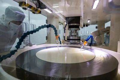 自主创新引领突破，湖北鼎龙控股成功挺进国内主流晶圆厂供应链